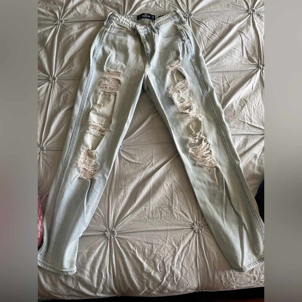 Hollister ultra high rise jeans size Size 3R